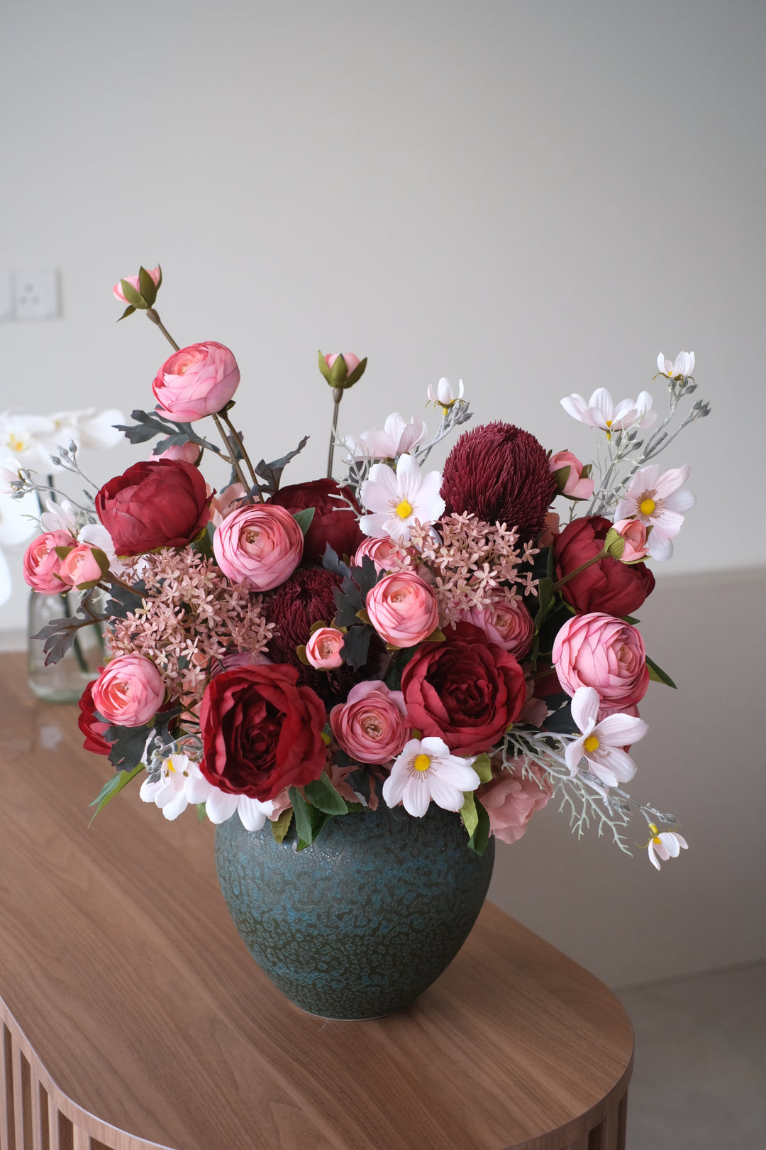 Order long last artificial flowers from Bamboo Green Florist. Delivery available to Kulim, Bayan Lepas, Batu Ferringhi, Air Itam, Greenlane, Penang. Shop for Charmerdried and artificial flowers arrangement for your opening occasions flower delivery in Penang, same day delivery is available by your local florist Bamboo Green Florist Penang