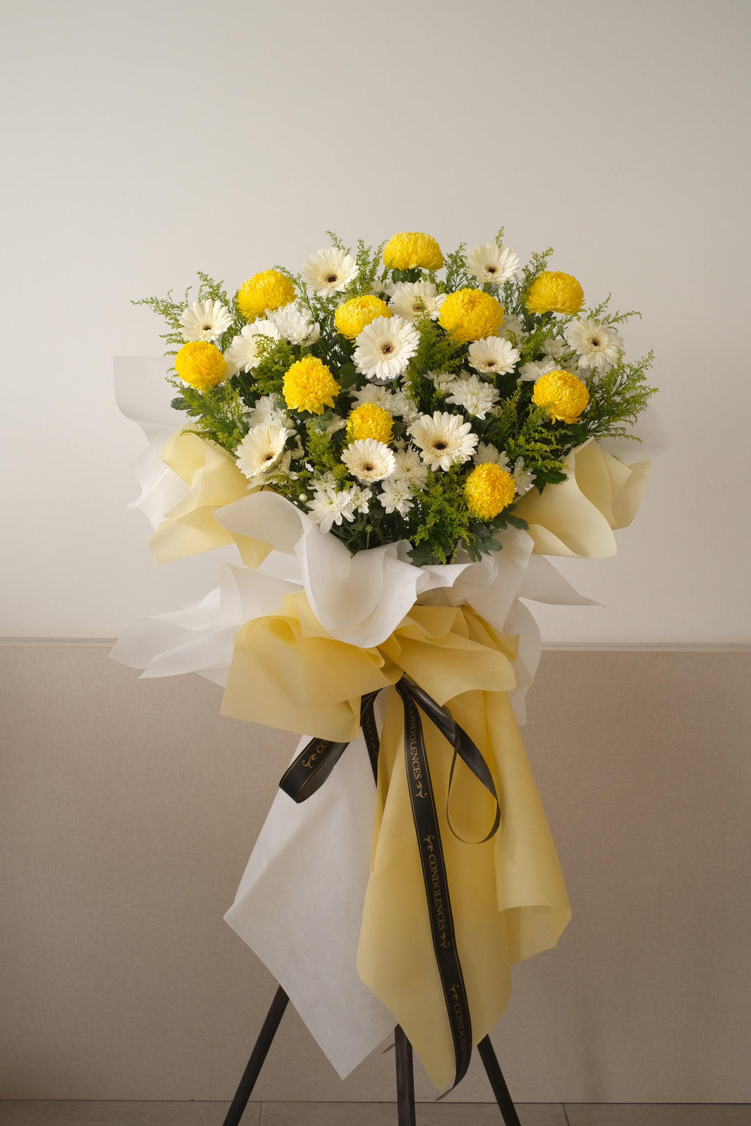Send flowers for all occasion to Penang with Bamboo Florist, express your condolences with beautiful fresh flowers, same day delivery coverage. Large, majestic funerals arrangement from Bamboo Green Florist. If you're looking for a sympathy arrangement that will stand apart from the crowd, a funeral wreath makes a wonderful addition to the memorial service.