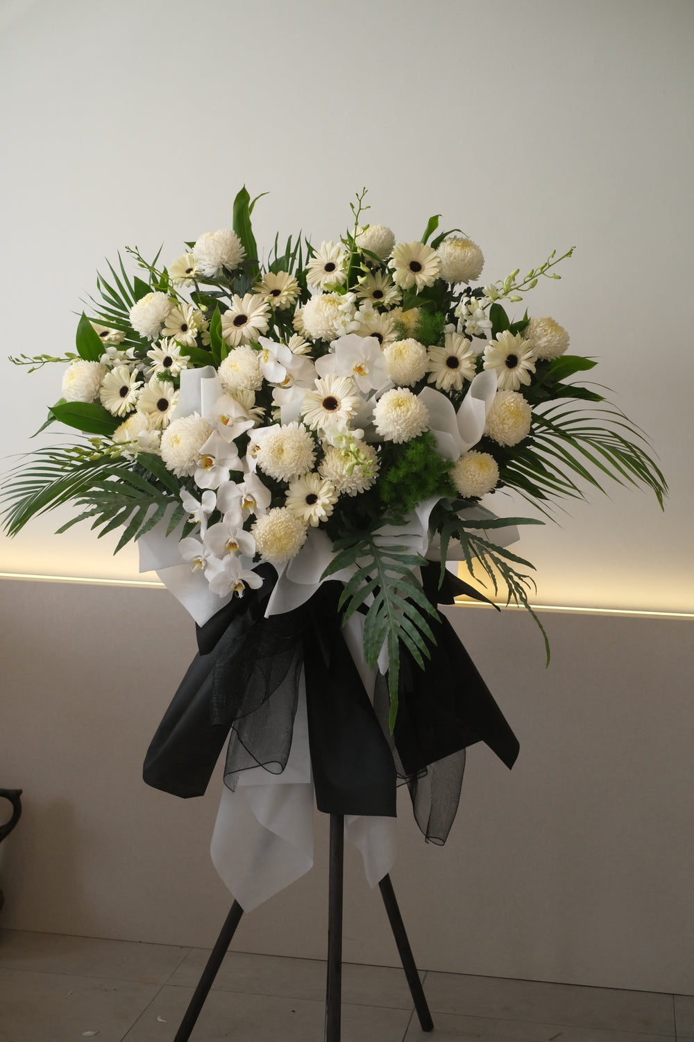 Send flowers for all occasion to Penang with Bamboo Florist, express your condolences with beautiful fresh flowers, same day delivery coverage. Large, majestic funerals arrangement from Bamboo Green Florist. If you're looking for a sympathy arrangement that will stand apart from the crowd, a funeral wreath makes a wonderful addition to the memorial service.