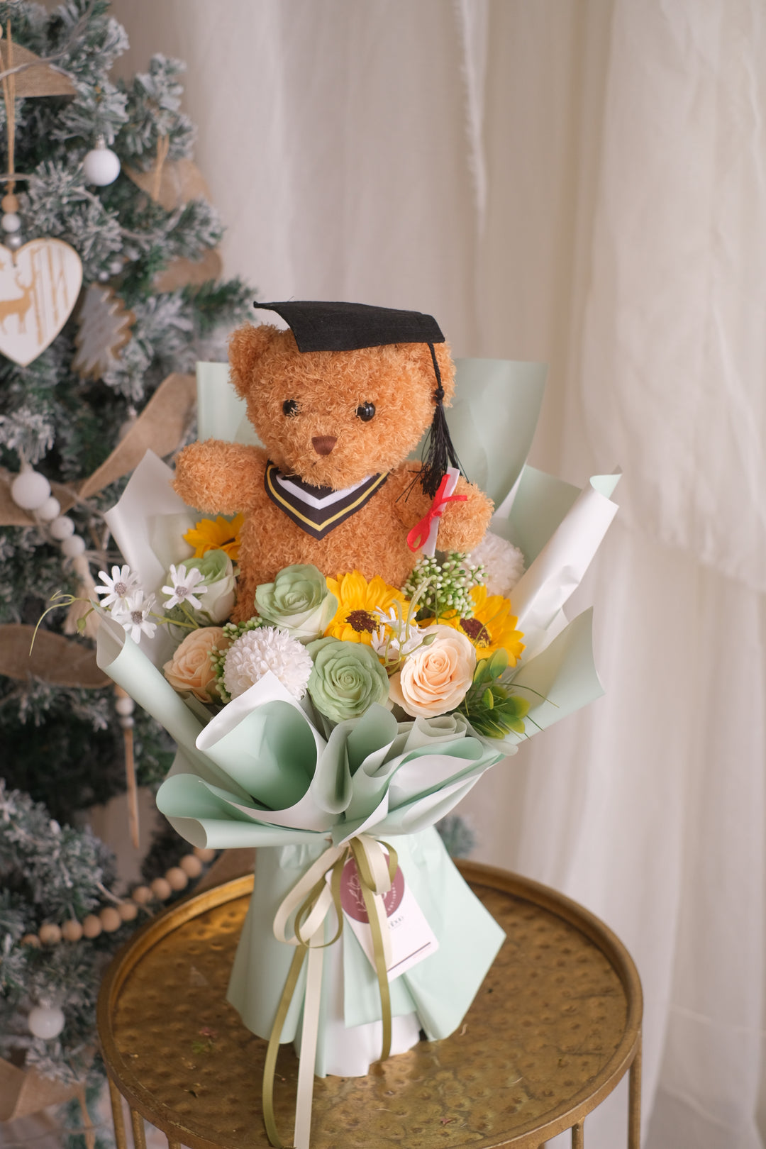 Celebrate success with our Graduation Soap Flowers Series—lasting, vibrant, and beautifully crafted. A perfect keepsake for new beginnings. Same-day delivery in Penang!