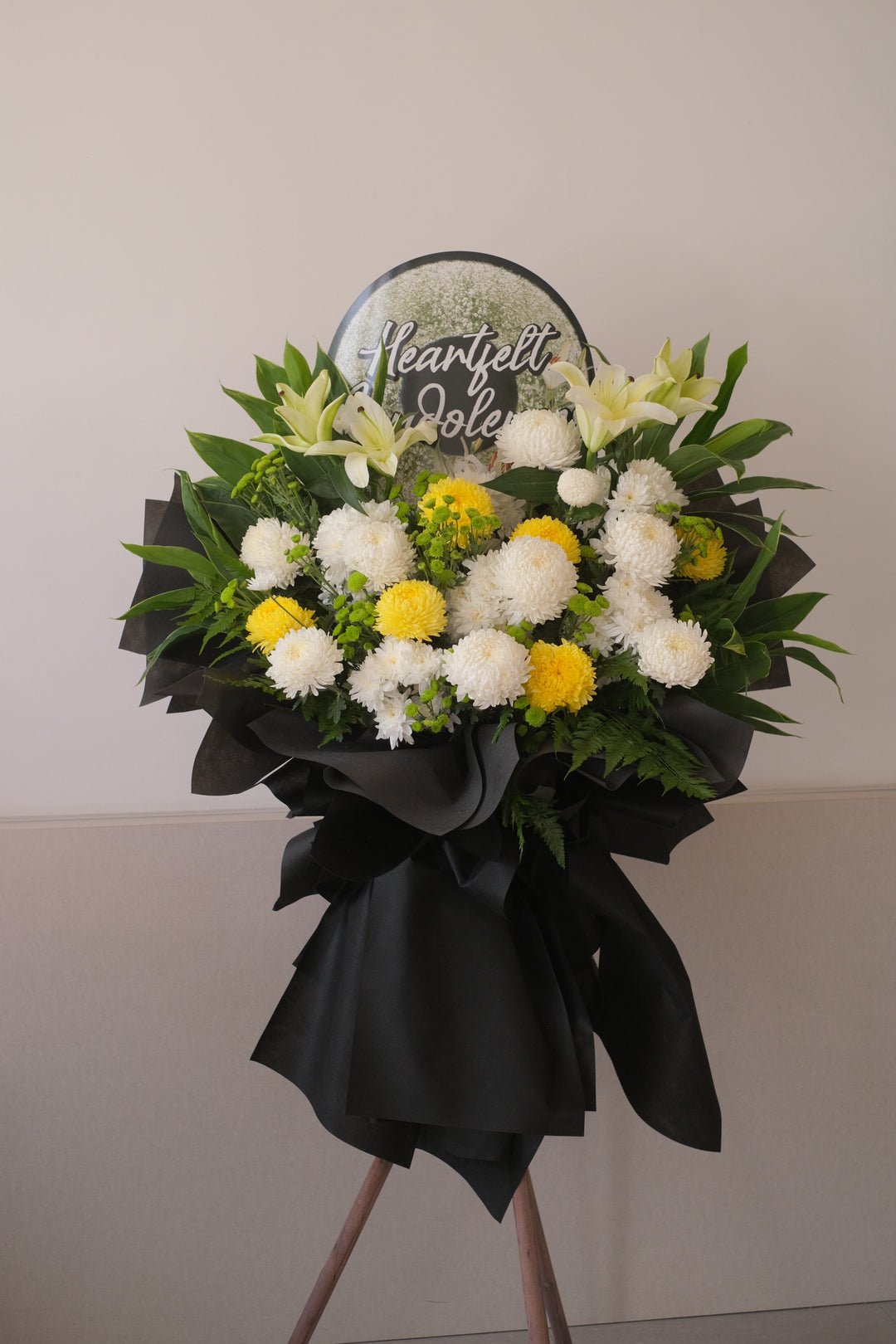 Bamboo florist delivers beautiful and freshest flowers for funeral, condolences, sympathy and wreath. Free delivery within Penang State, fast and efficient flower delivery. For same day condolences flowers delivery in Penang.