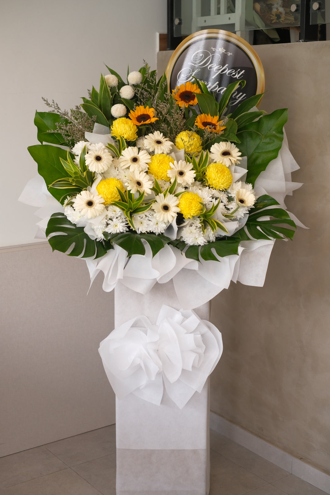 When a loved one or friend leaves us, it is never easy. At times, we may be lost for words, or fail to find the right ones to articulate our comfort and condolences. Say it with flowers, graceful and universally understood. For same day condolences flowers delivery in Penang.