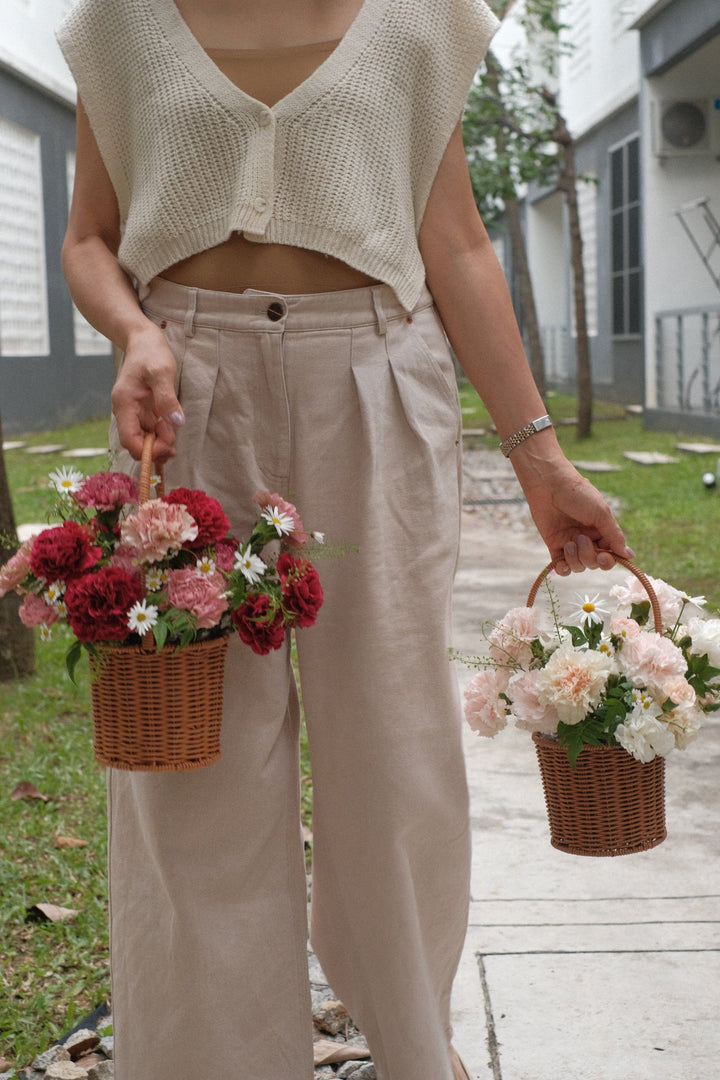 Carnation basket that is Great for mums, grandmas, aunties, and mother figures。
