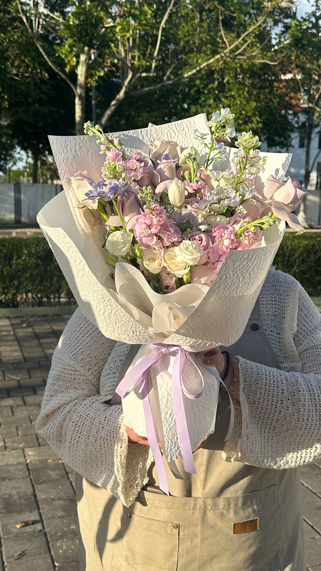 Light Purple Roses and Pastel Matthiola Bouquet - Best Online Florist Penang"