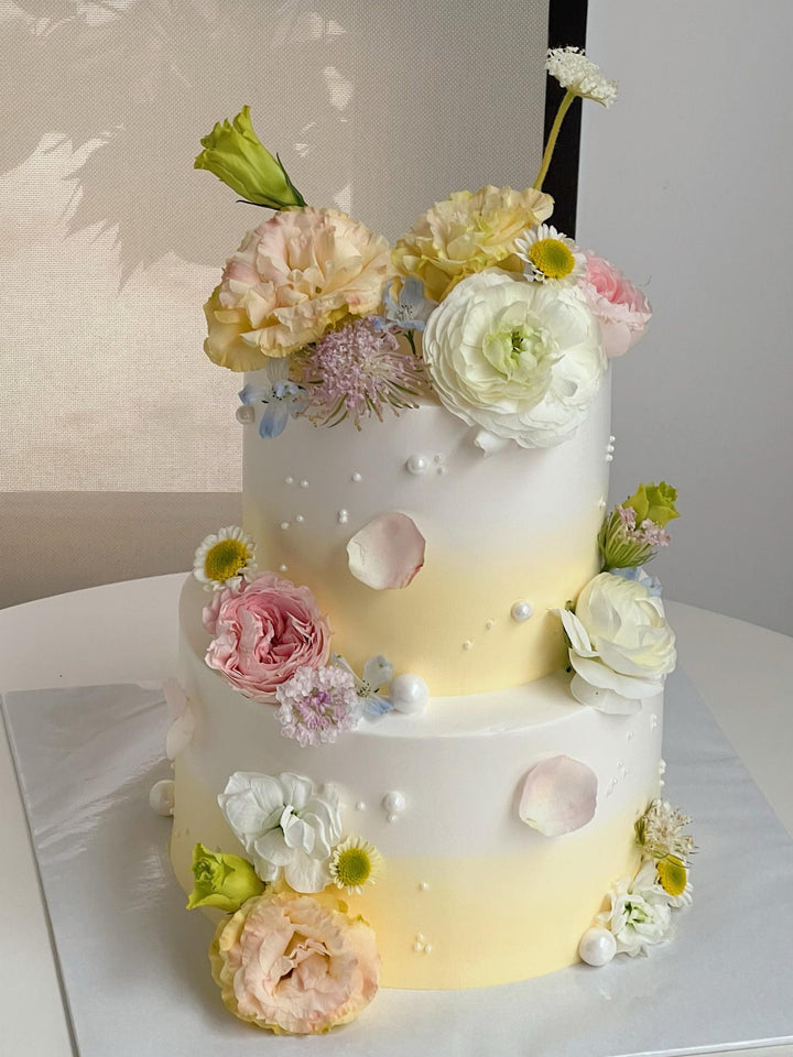 floral cake delivery in penang, sungai petani, georgetown, bukit mertajam, tanjung tokong, batu ferringhi. wedding cake with fresh flowers.