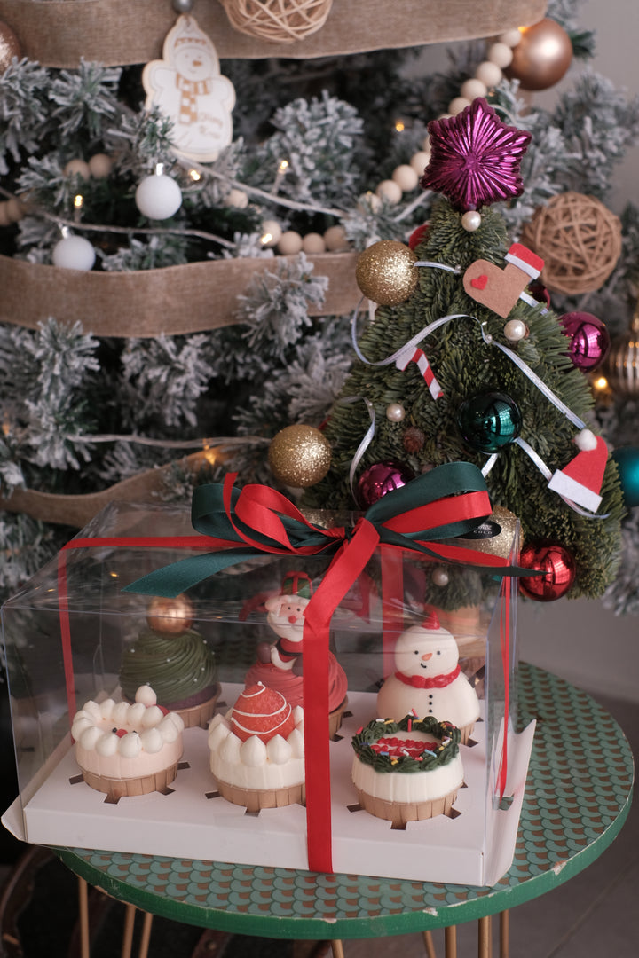 Christmas Edition cupcakes by Bamboo Green Florist – festive treats loaded with holiday flavors. Perfect for celebrations in Penang. Order now for delivery!