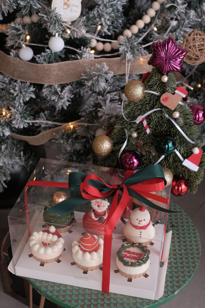 Christmas Edition cupcakes by Bamboo Green Florist – festive treats loaded with holiday flavors. Perfect for celebrations in Penang. Order now for delivery!