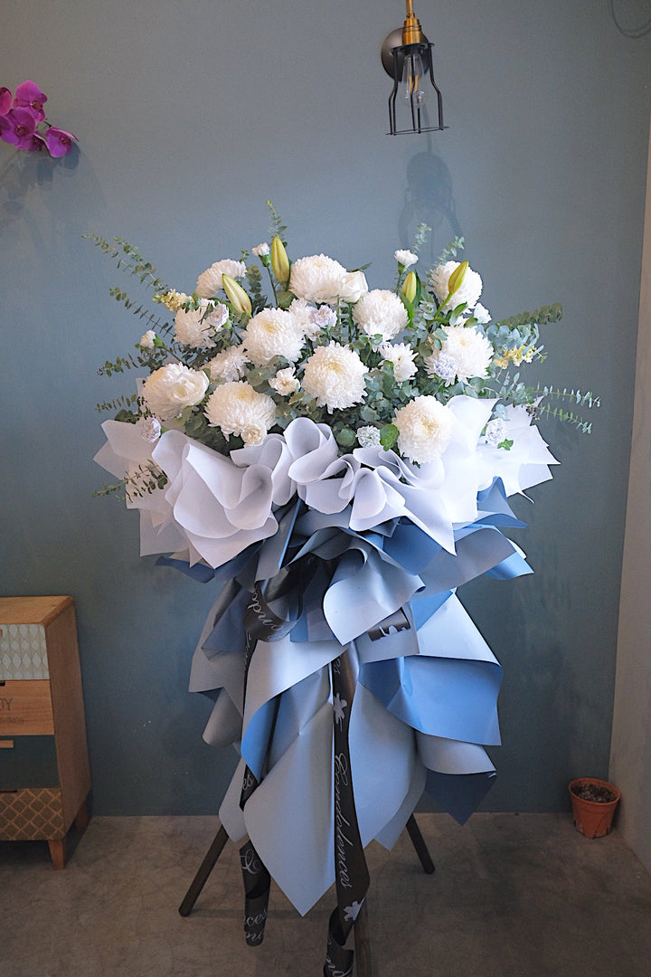 When a loved one or friend leaves us, it is never easy. At times, we may be lost for words, or fail to find the right ones to articulate our comfort and condolences. Say it with flowers, graceful and universally understood. For same day condolences flowers delivery in Penang.