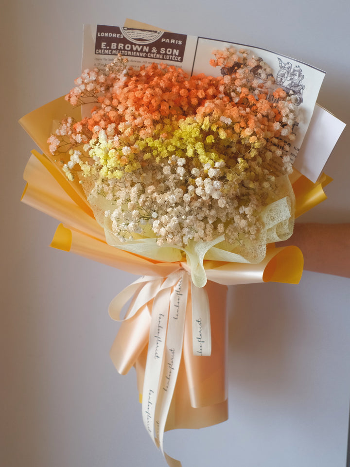 Discover our stunning Ecuador Baby's Breath bouquet, available in a variety of colors. Approximate height: 50cm. Perfect for special moments. Order now from Bamboo Green Florist.