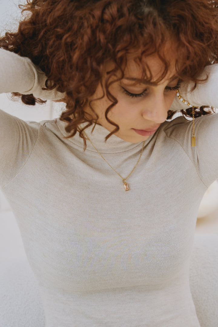 GUNG | Verity Champagne Pendant Gold Necklace by Bamboo Green Florist – a stunning gift with additional options. Perfect for celebrations in Penang. Order now!