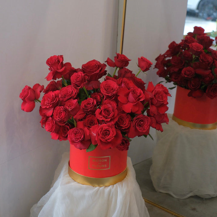 Charming is the perfect gift to express passionate love. Featuring red roses and Phalaenopsis, this elegant arrangement symbolizes bold sentiments. Same-day delivery in Penang.