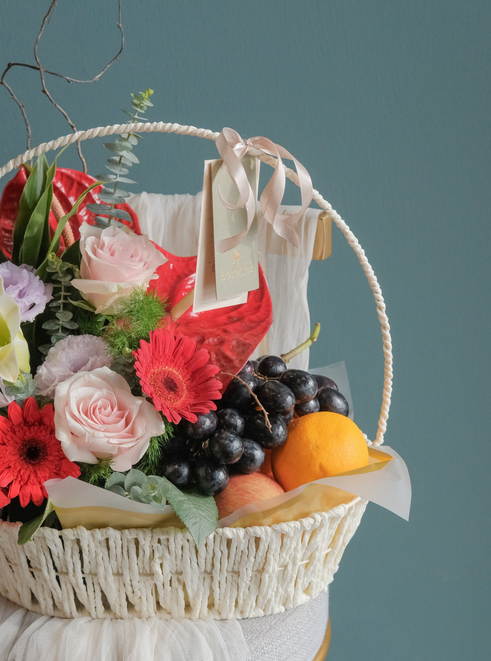 Your recipient will enjoy an assortment of 4 types of fresh Fruit, pairing with fresh flowers of the day. Same day fruit basket delivery in Penang and Butterworth.