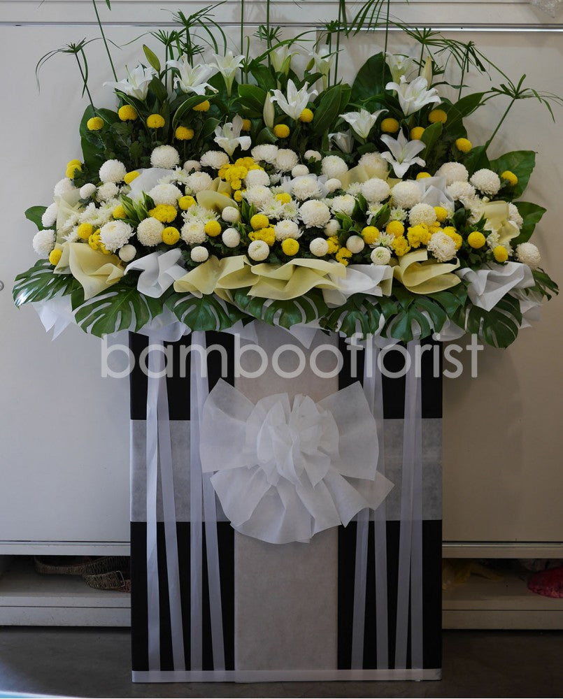 This lovely floral testament to the circle of life and love evokes beautiful memories even during the most difficult times. For same day condolences flowers delivery in Penang.