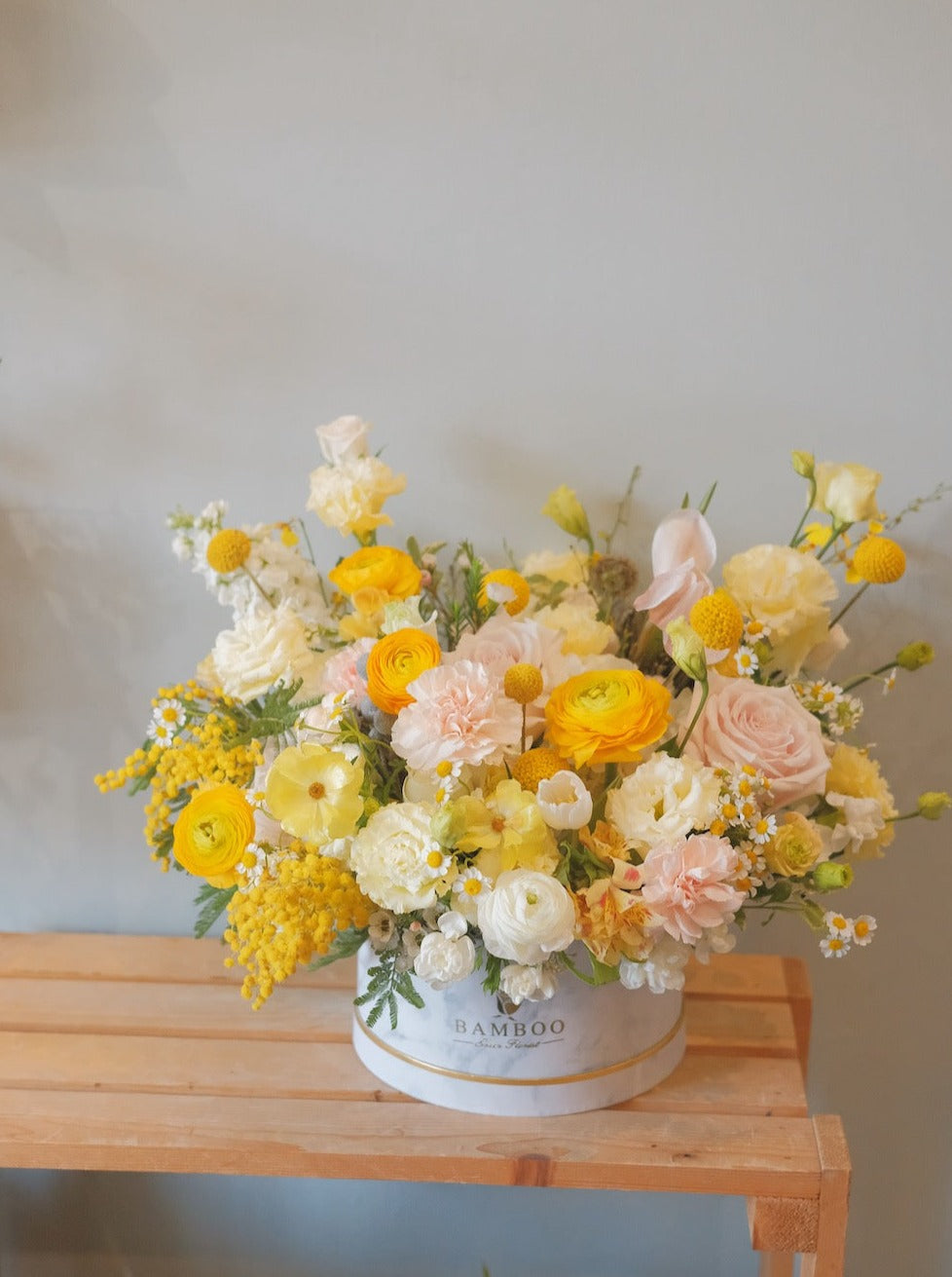 Experience the refreshing allure of our Omakase Bloom Box, crafted by Bamboo Green Florist. Inspired by the Amalfi Coast, this citrus-infused arrangement brings a burst of freshness. Same-day delivery in Penang available.