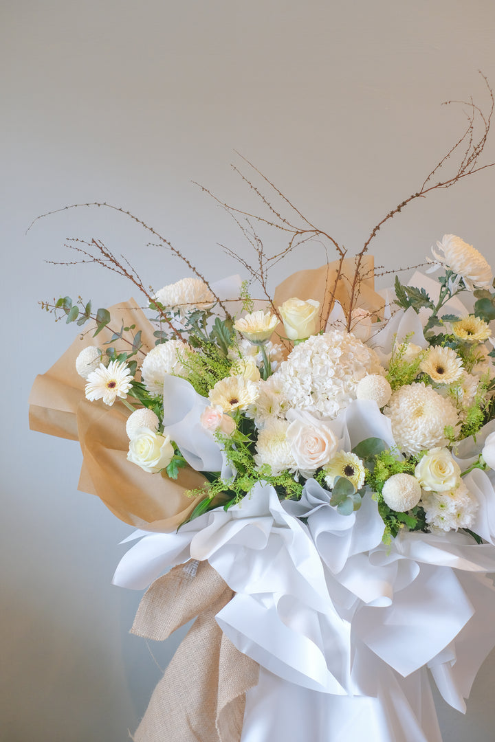 This condolence flowers stand is a beautiful mix of flowers that conveys sweet memories. For same day condolences flowers delivery in Penang.