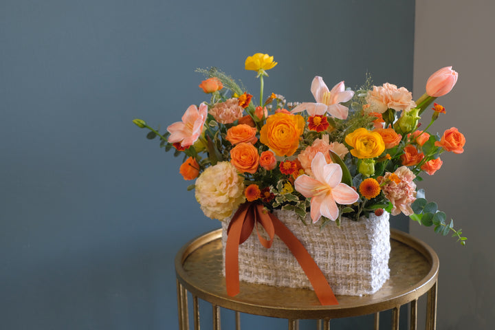 Omakase (お任せ) means “I’ll leave it up to you.” Choose soft pastels to soothe or vibrant blooms to energize. Add a balloon for a special touch! Same-day delivery in Penang.