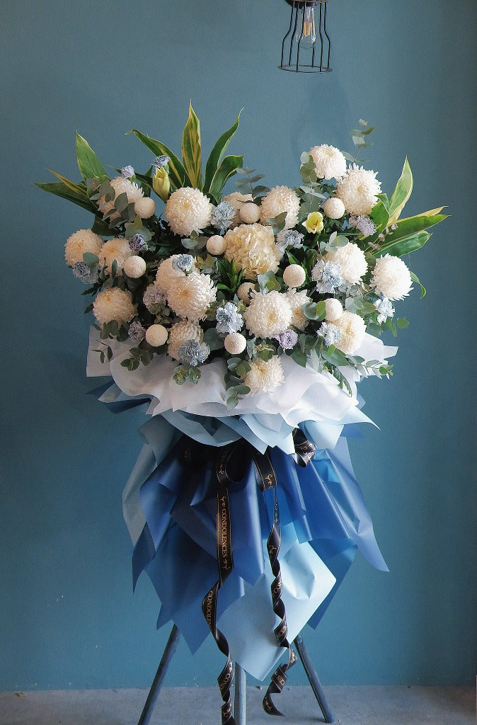When a loved one or friend leaves us, it is never easy. At times, we may be lost for words, or fail to find the right ones to articulate our comfort and condolences. Say it with flowers, graceful and universally understood. For same day condolences flowers delivery in Penang.