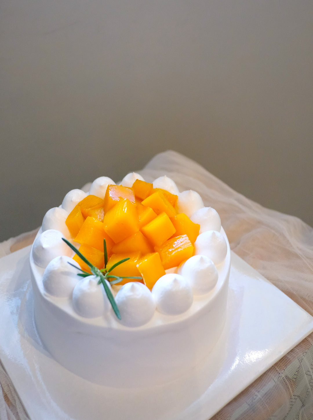 Mango Crepe Cake by Bamboo Green Florist – a tropical delight perfect for any celebration in Penang. Order now for a refreshing treat and delivery!