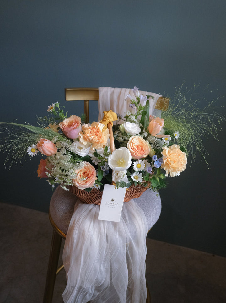 The 'Wild Thing' is a seasonal mix of our favourite flowers, using the perfect combination of pastel and bright tones.