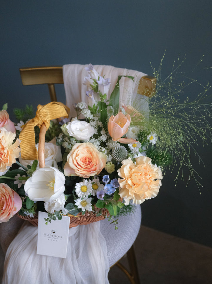The 'Wild Thing' is a seasonal mix of our favourite flowers, using the perfect combination of pastel and bright tones.