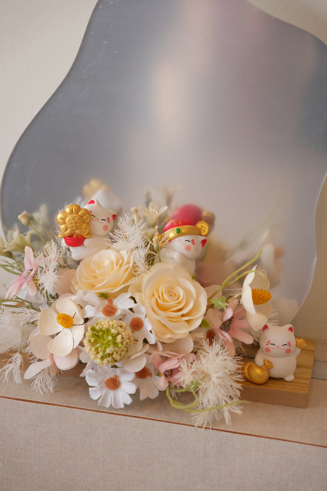 Golden Mew - Table Acrylic Mirror