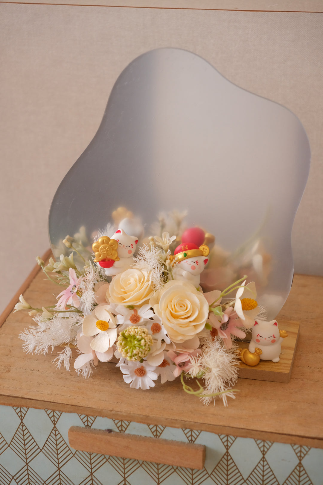 Golden Mew - Table Acrylic Mirror