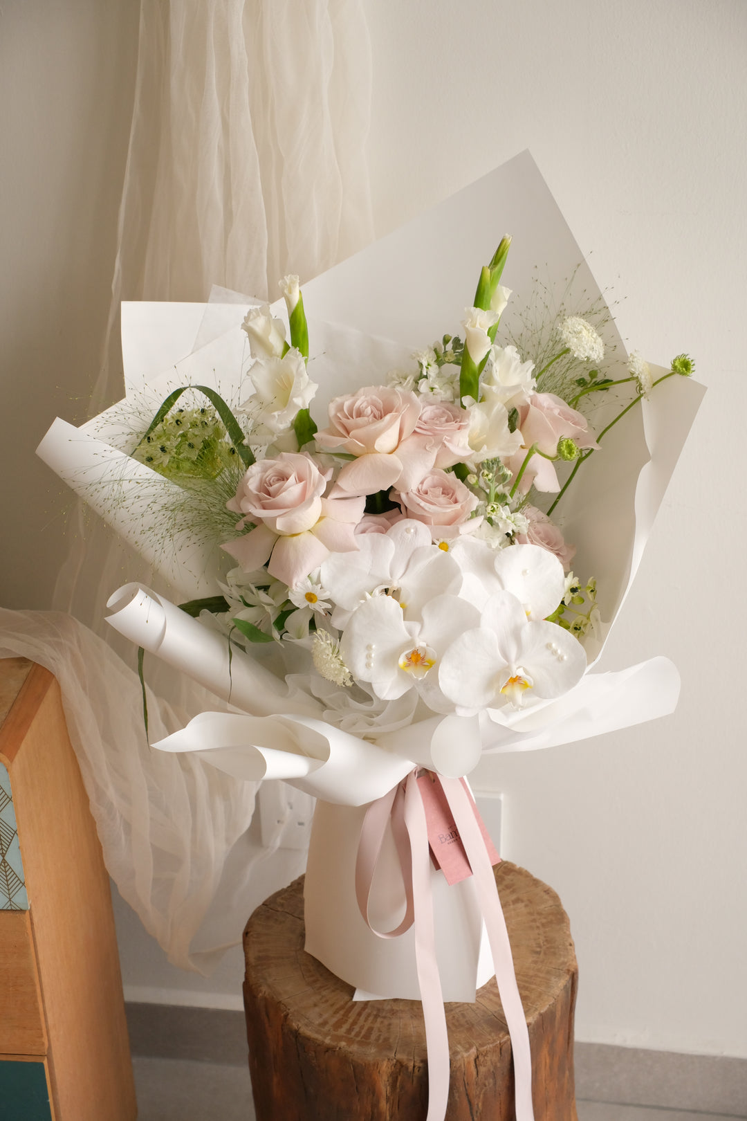 Omakase Bouquet (Modern Muse Neutrals)