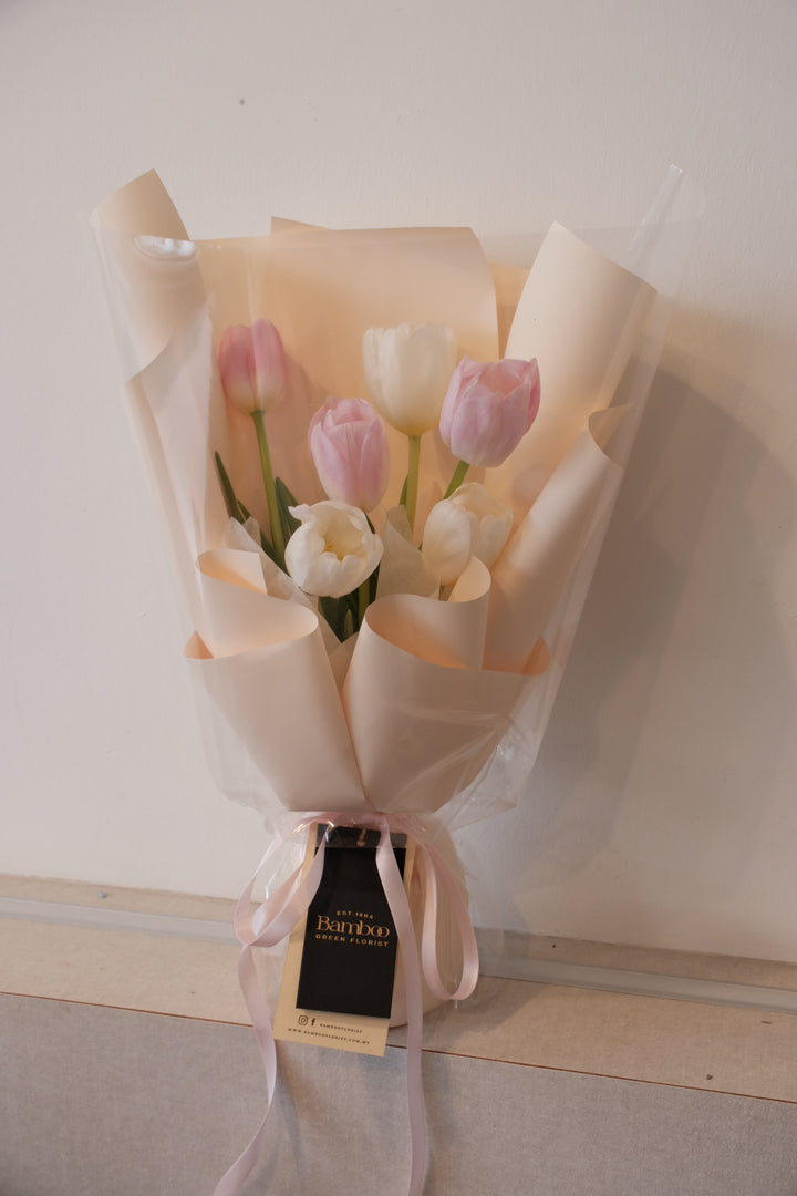Tulips Market