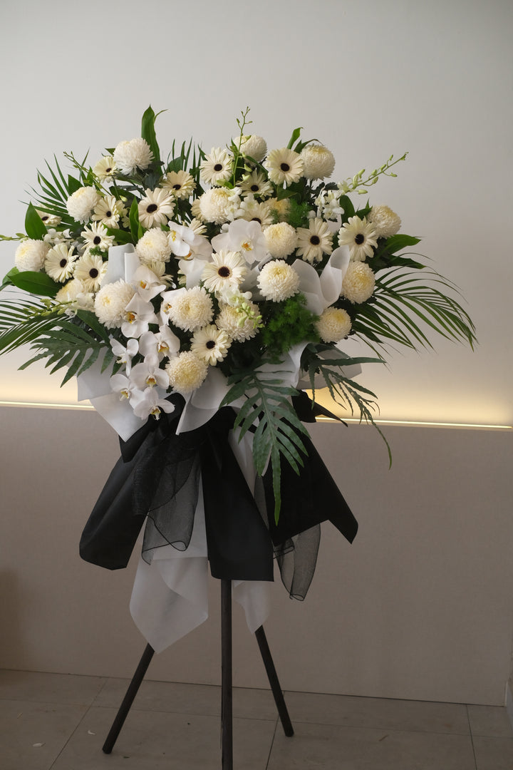 Send flowers for all occasion to Penang with Bamboo Florist, express your condolences with beautiful fresh flowers, same day delivery coverage. Large, majestic funerals arrangement from Bamboo Green Florist. If you're looking for a sympathy arrangement that will stand apart from the crowd, a funeral wreath makes a wonderful addition to the memorial service. 