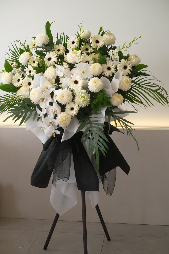 Send flowers for all occasion to Penang with Bamboo Florist, express your condolences with beautiful fresh flowers, same day delivery coverage. Large, majestic funerals arrangement from Bamboo Green Florist. If you're looking for a sympathy arrangement that will stand apart from the crowd, a funeral wreath makes a wonderful addition to the memorial service. 