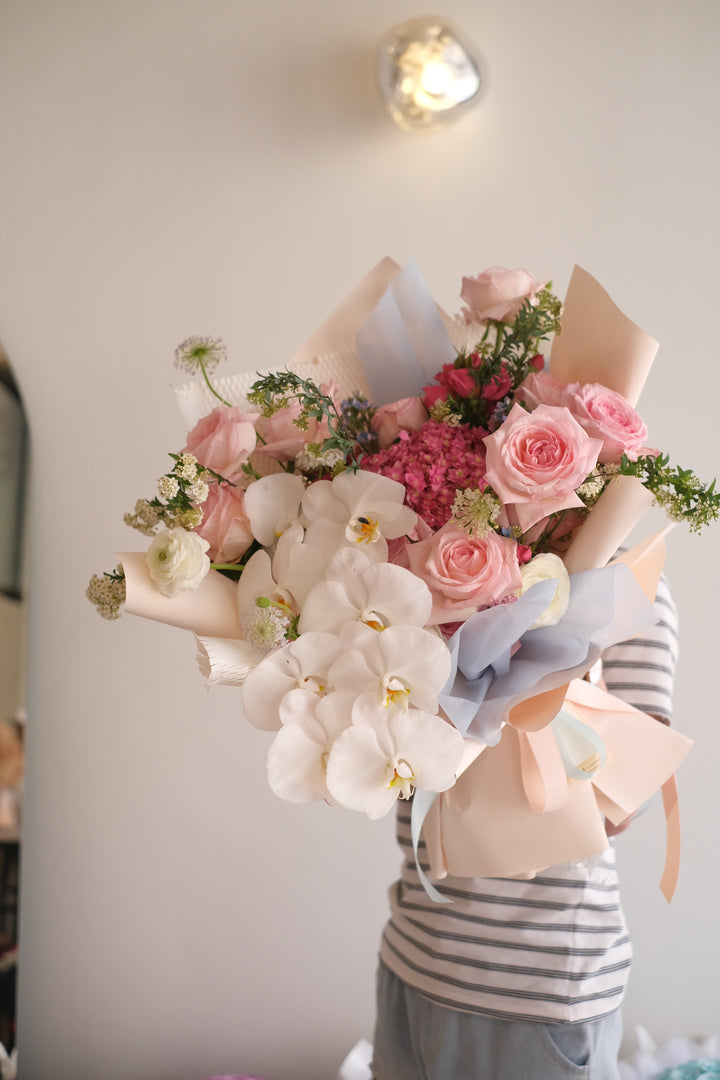 This flawless combination of pink come together to exude a sophisticated and charming bouquet, it’s simple irresistible, omakase bouquet by your master florist in Penang, Bamboo Green Florist, same day bouquet delivery in Penang