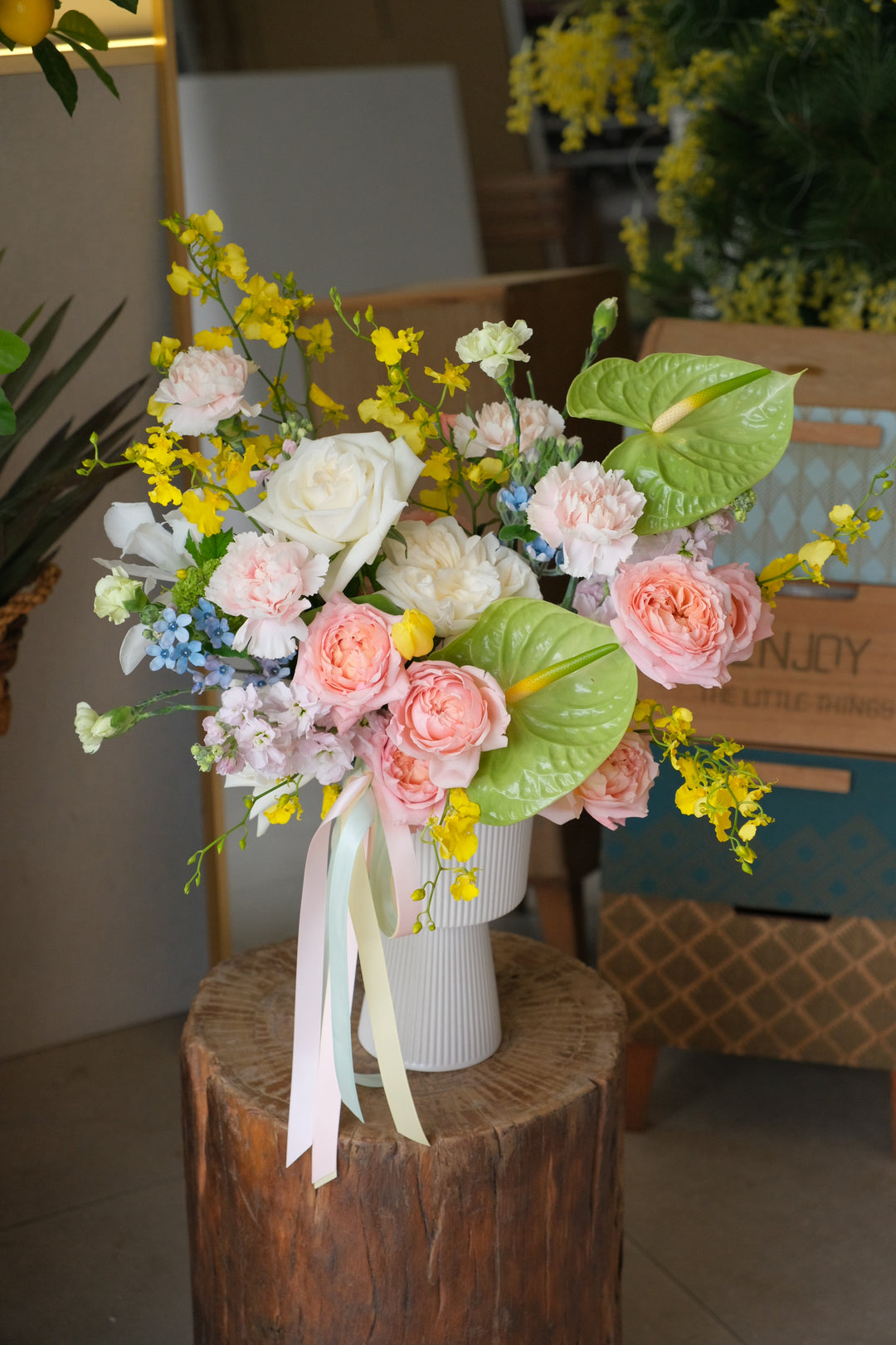 The Pre-Mum-ier Heir premium floral vase from the 2026 Mother’s Day Sequence collection at Bamboo Green Florist.