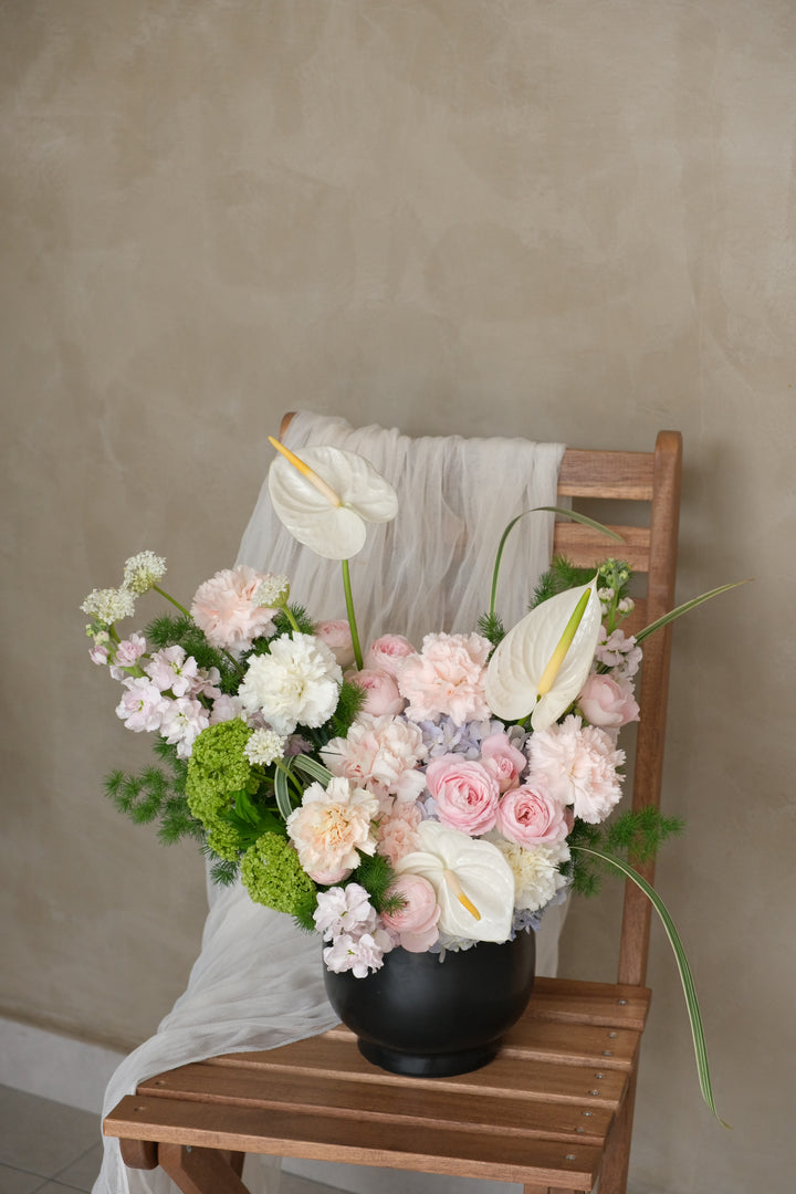 High-end flower delivery in Bukit Mertajam and Penang, luxury Mother's Day vase design by Bamboo Green Florist.