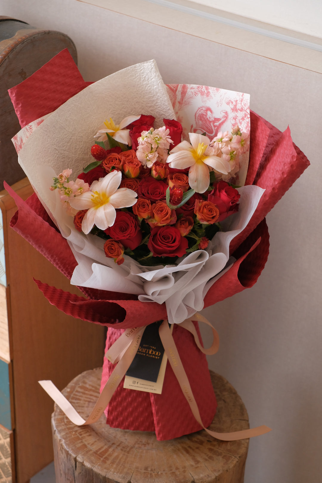 red roses and milk tea tulips