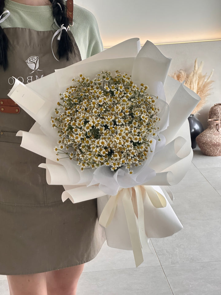 fresh bouquet of flowers with mini chamomile, customised flower bouquet, same day deliver flower, florist near me, proposal with flowers