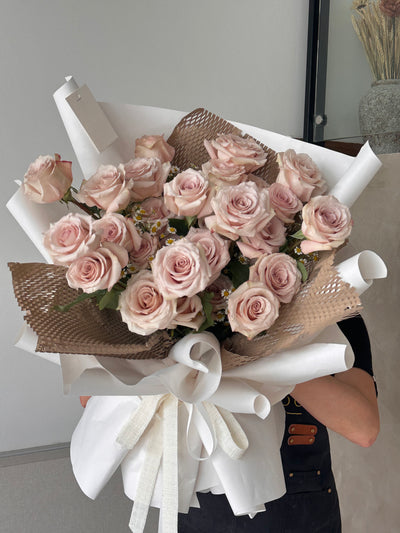 bouquet of rose, same day delivery flower, floristry, bridal bouquet