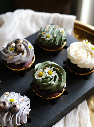 Berries velvet cupcakes, beautifully swirled with artisan fresh creams, garnished with gold dusted blueberries and fresh chamomile. Penang Cake Delivery, Penang Cake Delivery.  NOTE:  Strictly 3 days order in advance, deliveries limited to Island & Mainland Penang, Sungai Petani, Nibong Tebal, Jawi & Kulim.   For urgent orders kindly contact customer care for further assistance. 