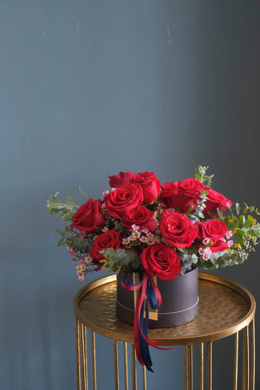 Life. Log Roses Explorer Red Roses Bloom Box | Bamboo Green Florist, Delivering Fresh ...