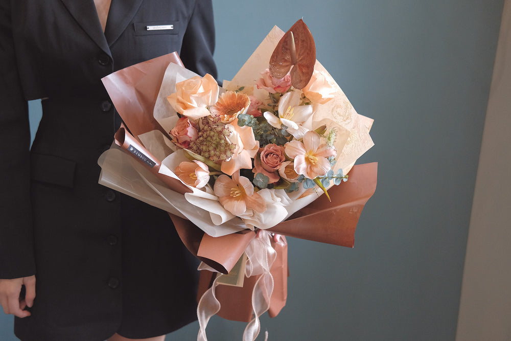 cappucino roses, proposal with flowers, bouquet shop near me, discover Bamboo Green Florists' flower arrangements ideas.