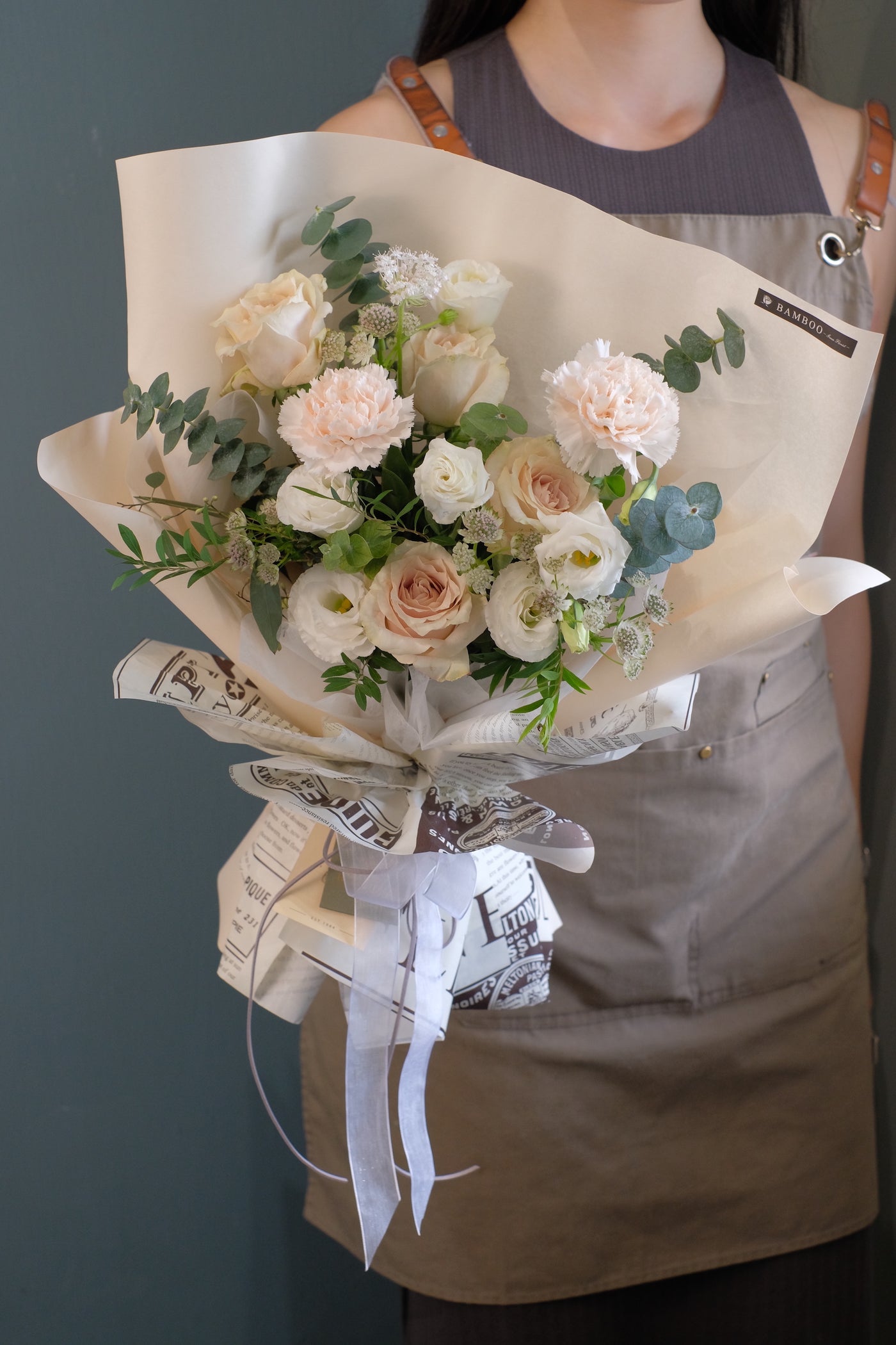 Omakase Bouquet (Neutrals)