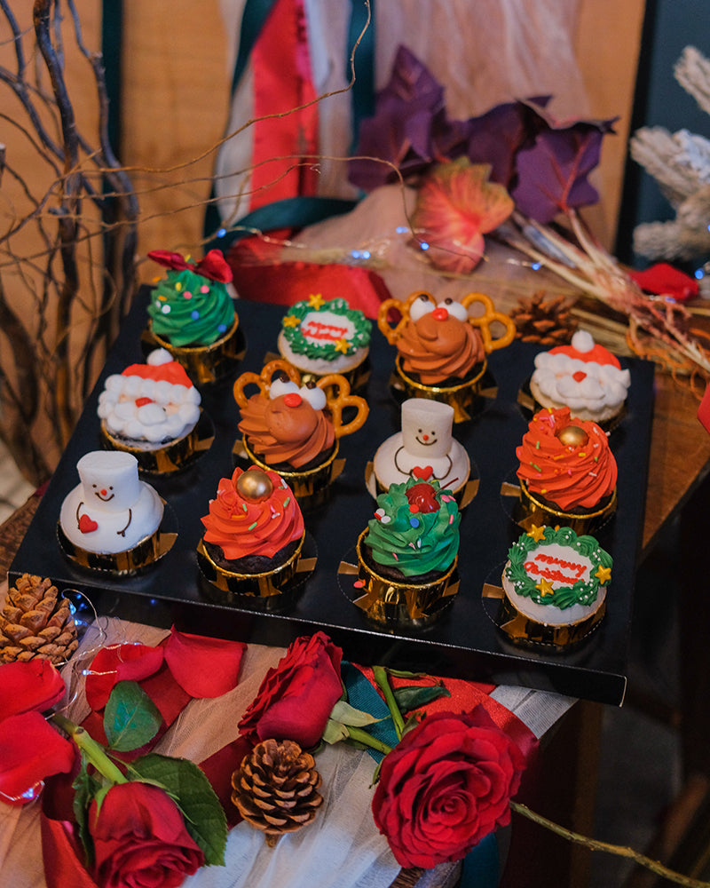 Christmas Edition cupcakes by Bamboo Green Florist – loaded with festive holiday flavors. Perfect for celebrations in Penang. Order now for delivery!