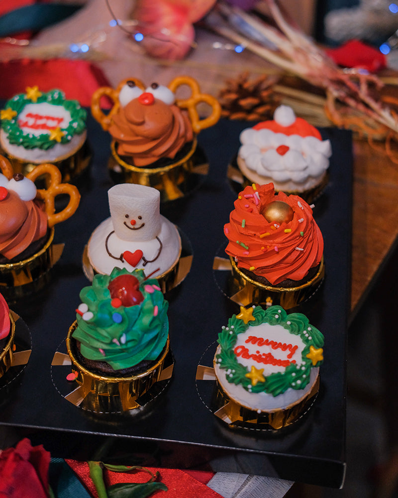 Christmas Edition cupcakes by Bamboo Green Florist – loaded with festive holiday flavors. Perfect for celebrations in Penang. Order now for delivery!