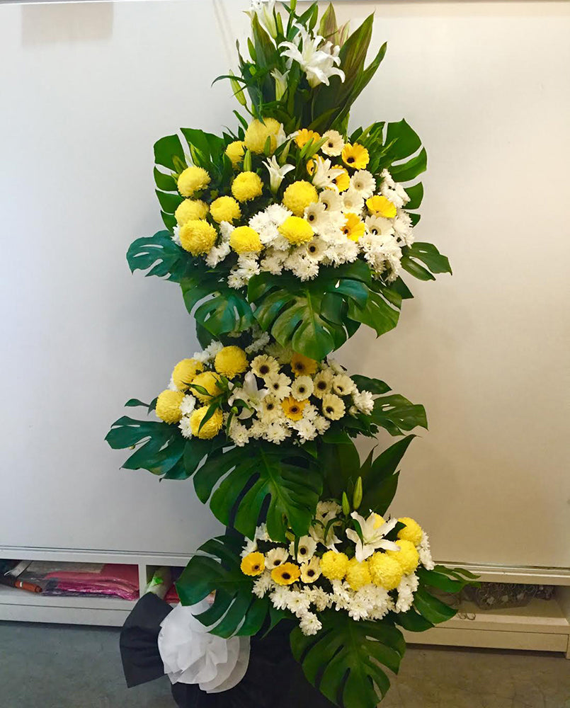 When a loved one or friend leaves us, it is never easy. At times, we may be lost for words, or fail to find the right ones to articulate our comfort and condolences. Say it with flowers, graceful and universally understood. For same day condolences flowers delivery in Penang.