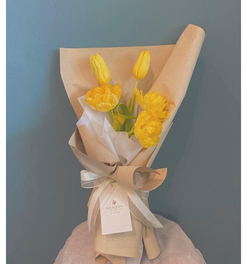 Holland tulips in a petite handy size, to order online for your same day bouquet delivery. Conveniently order online with Bamboo Green Florist today, best online penang florist.