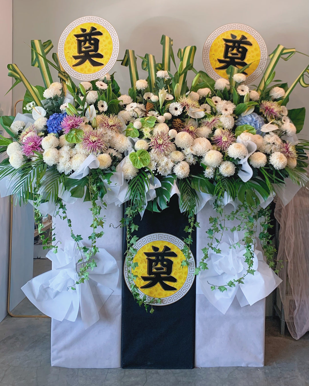 Featuring the season of the best condolences flowers to honor the deceased and shine to lift spirits up. For same day condolences flowers delivery in Butterworth
