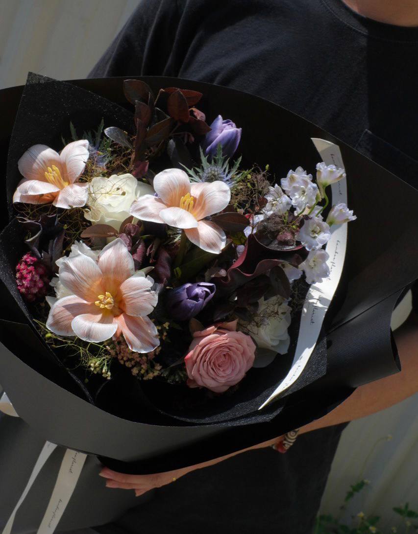 Omakase Bouquet (Dark)
